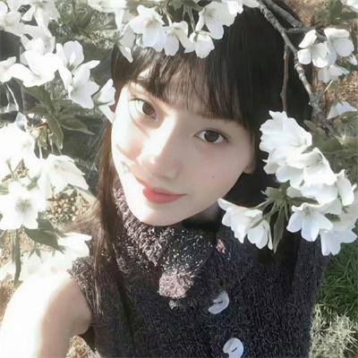 他从火光中走来